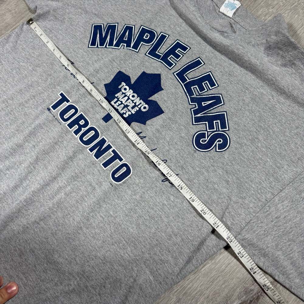 Vintage 90s Bulletin Athletic Toronto Maple Leafs Graphic T-Shirt Made in Canada - Picture 7 of 8